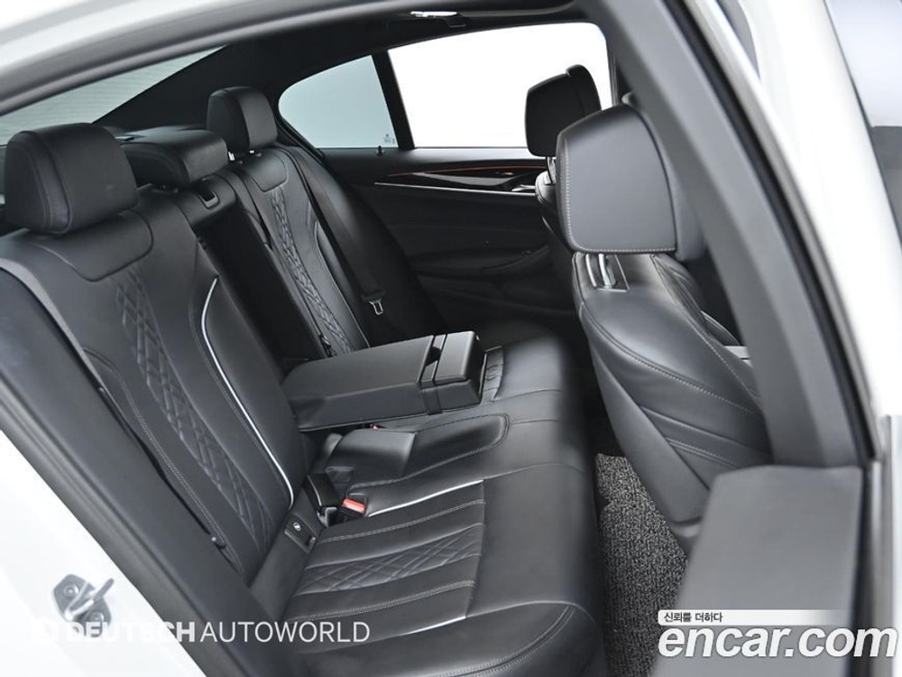 BMW 5 Series (G30) 520i M Sports (07.2020)