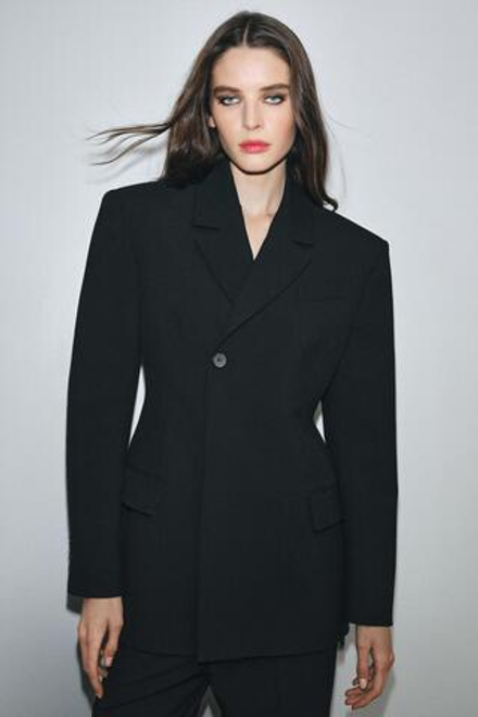 ZARA ПРИТАЛЕННЫЙ БЛЕЙЗЕР НА ПУГОВИЦЕ — ZW COLLECTION, ЧЕРНЫЙ