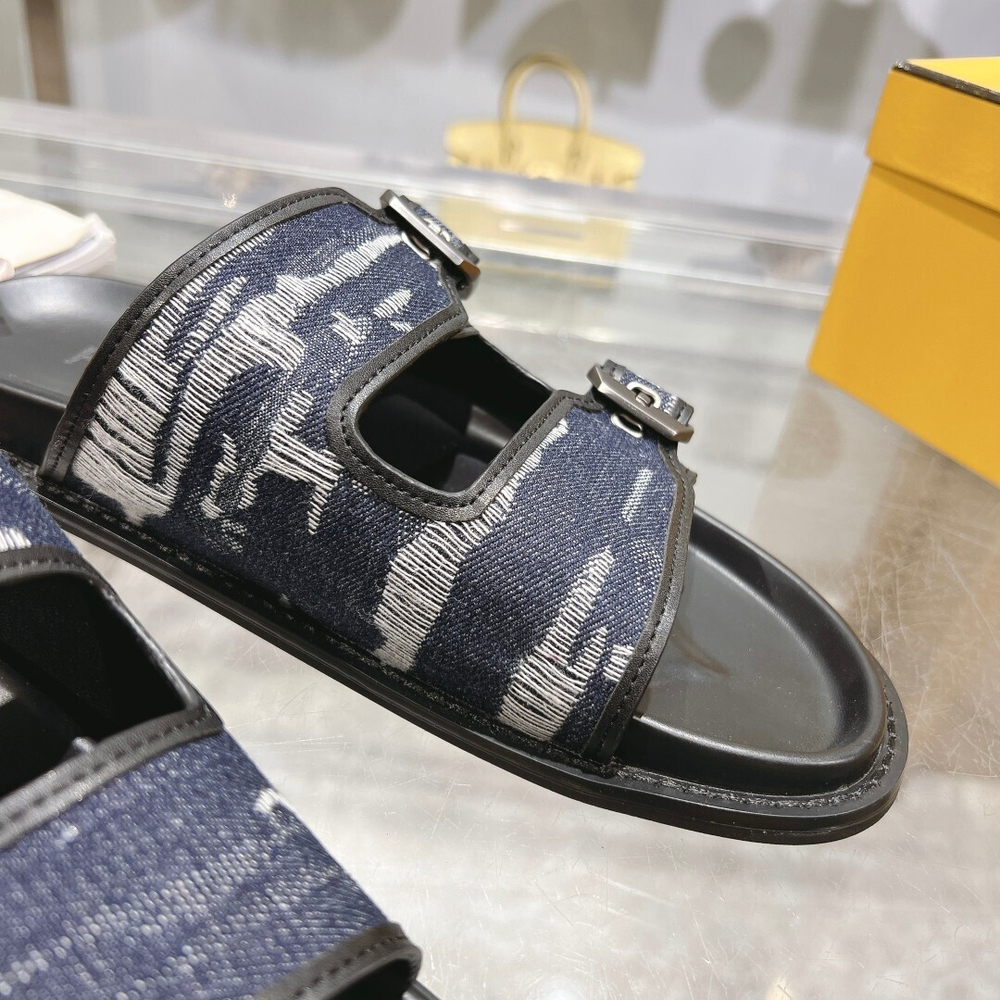 Fendi Feel Slides