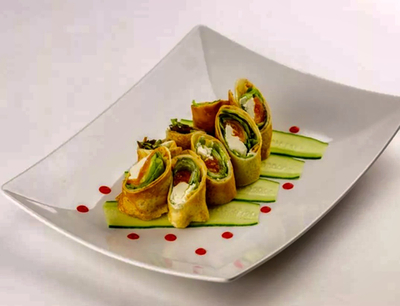 Блинчик с лососем и овощами 180гр