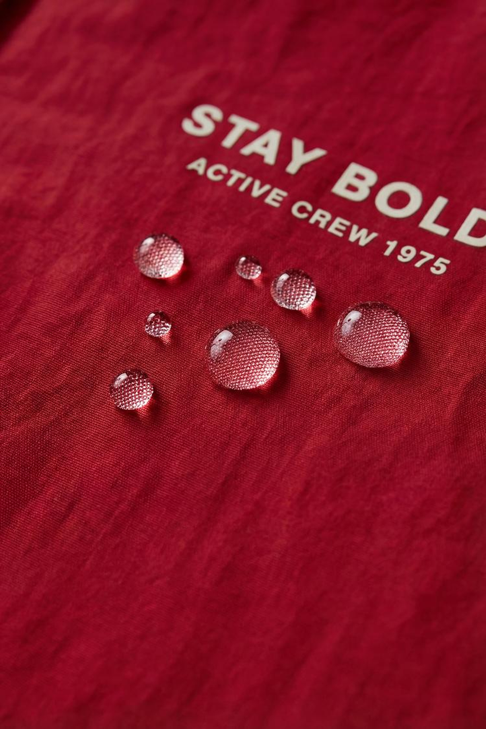 ZARA СТЕГАНАЯ КУРТКА С КАПЮШОНОМ, ЯРКО-КРАСНЫЙ