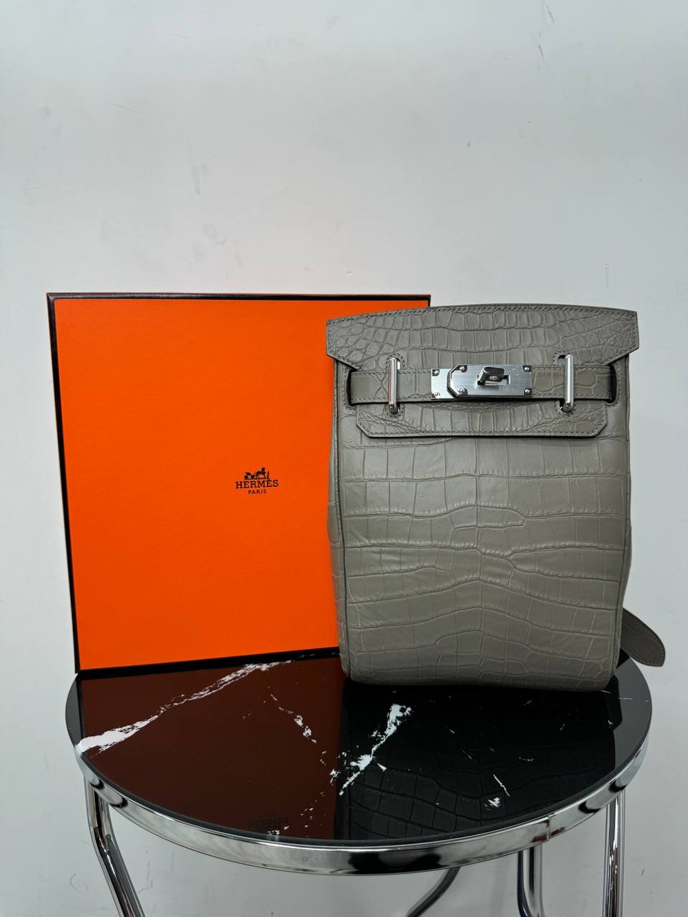 Нагрудная сумка слинг Hermes Kelly из кожи крокодила