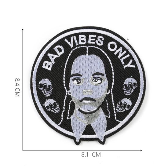 Нашивка термоаппликация на одежду и  на рюкзак. Уэнсдэй. Bad Vibes