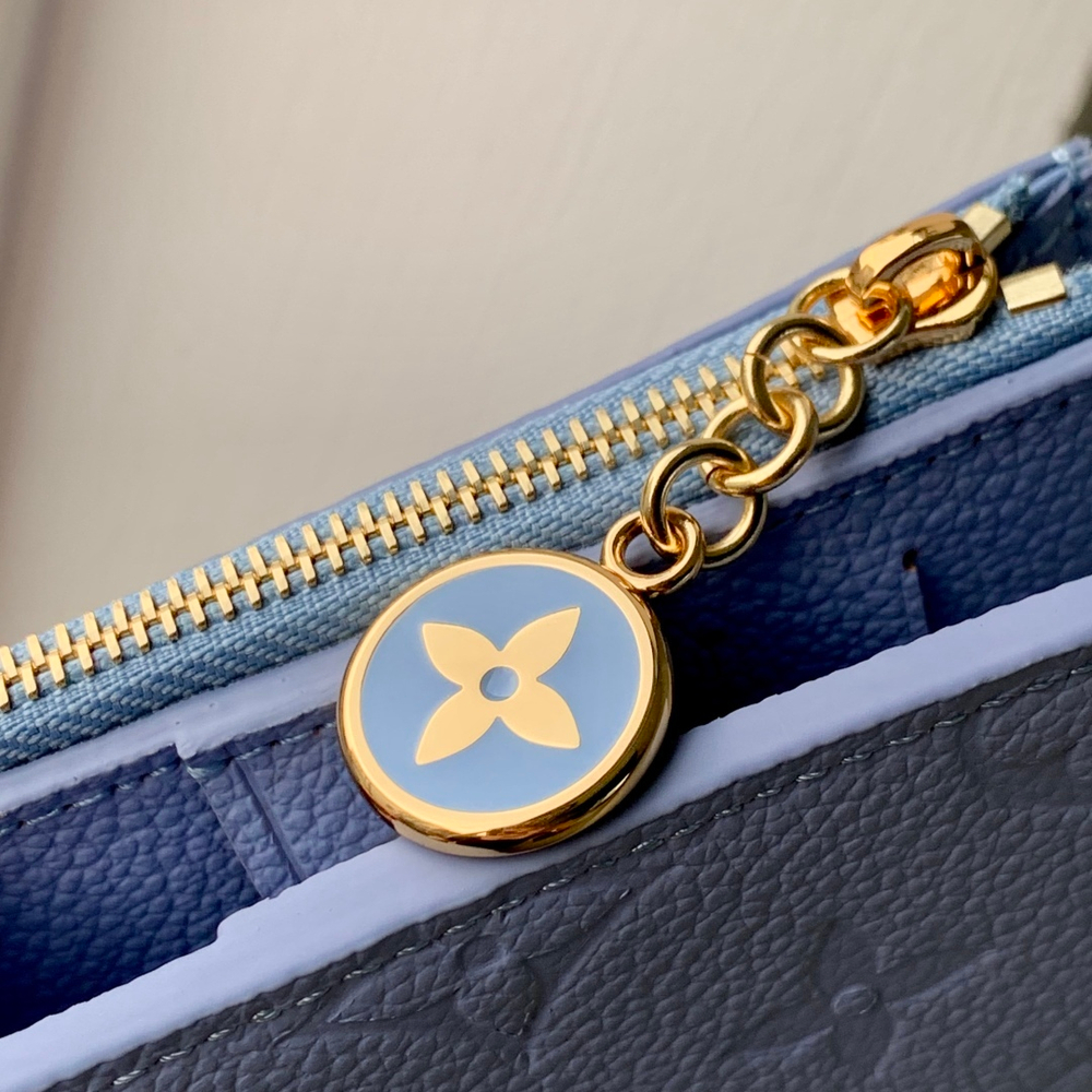 Louis Vuitton Lisa Wallet