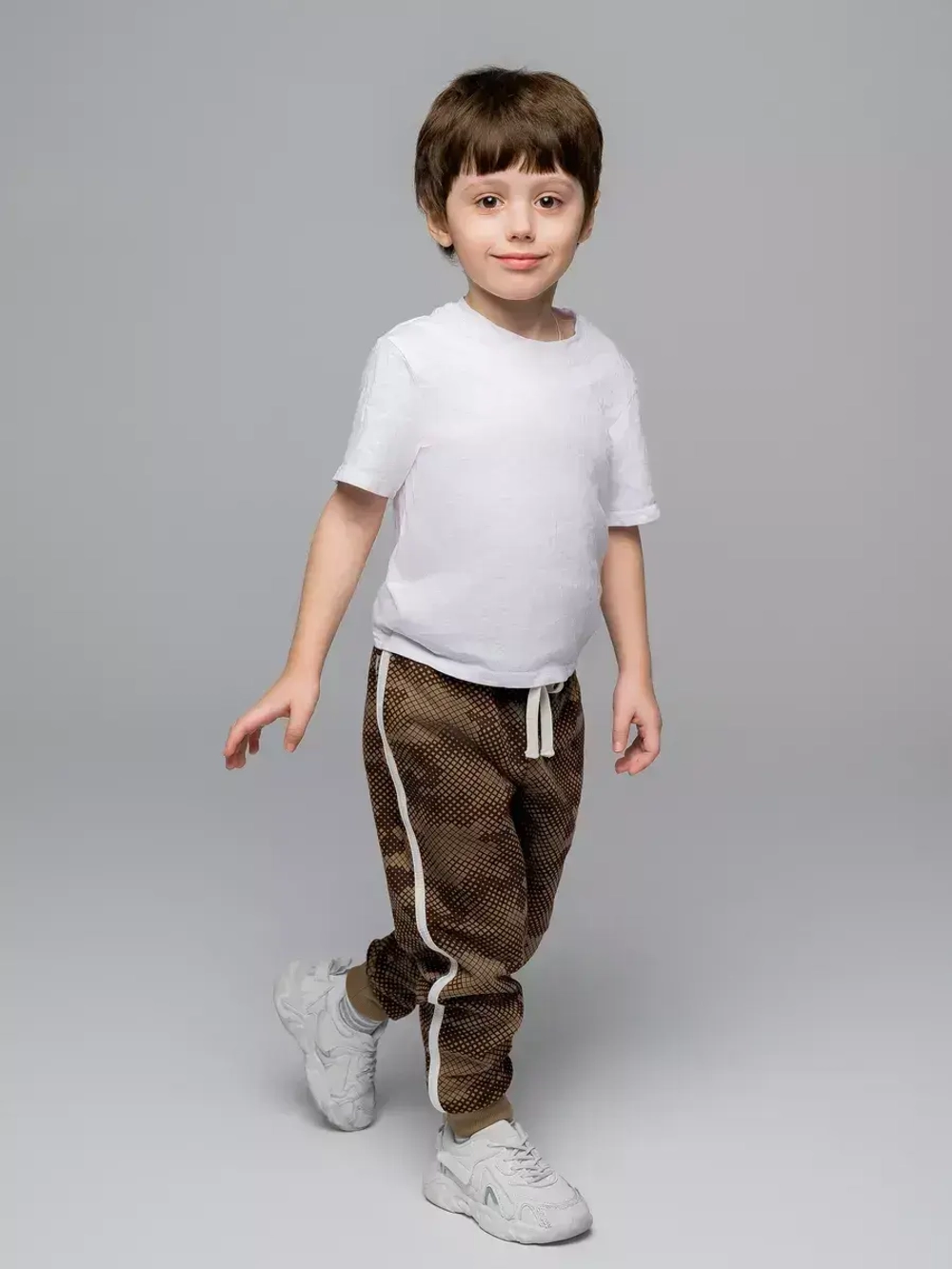 Штаны для мальчика с лампасами