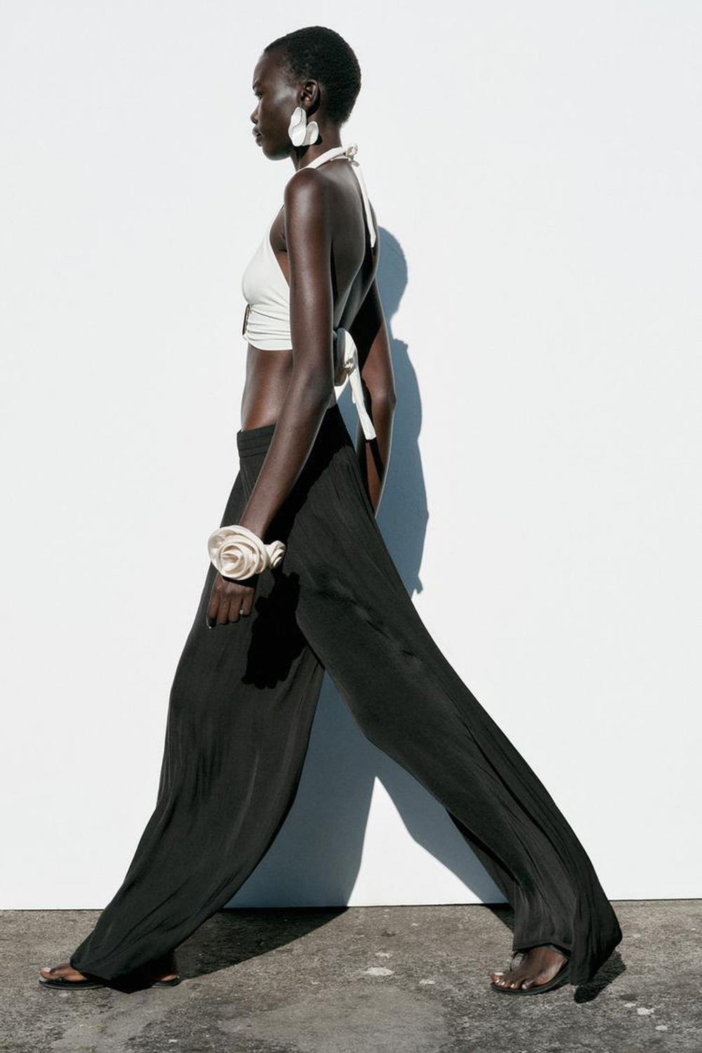 ZARA ШИРОКИЕ БРЮКИ ИЗ СТРУЯЩЕЙСЯ ТКАНИ, ЧЕРНЫЙ