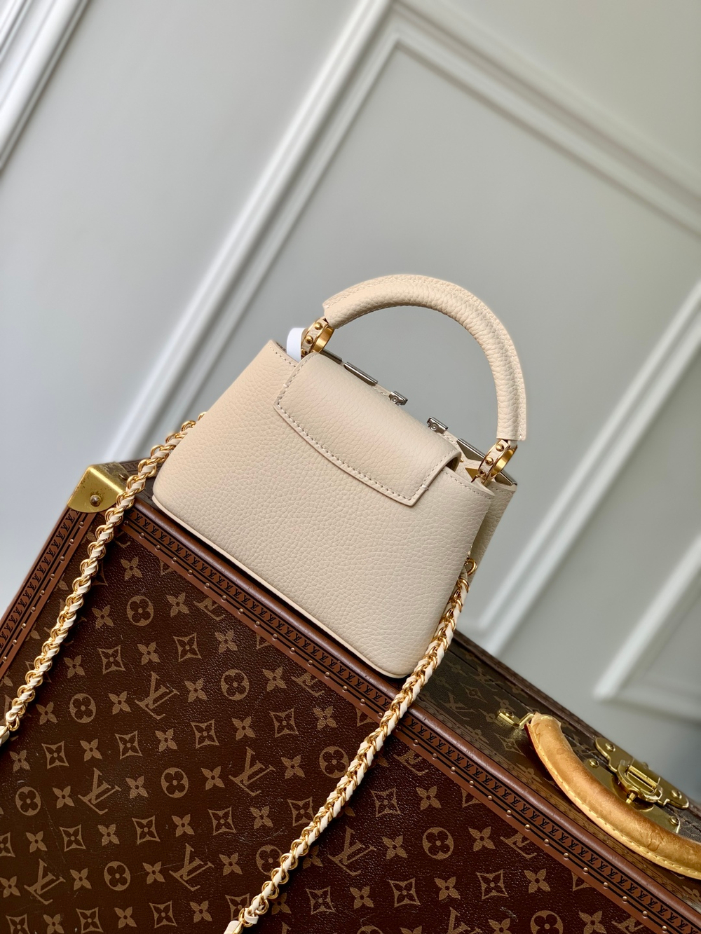 Louis Vuitton Capucines Mini