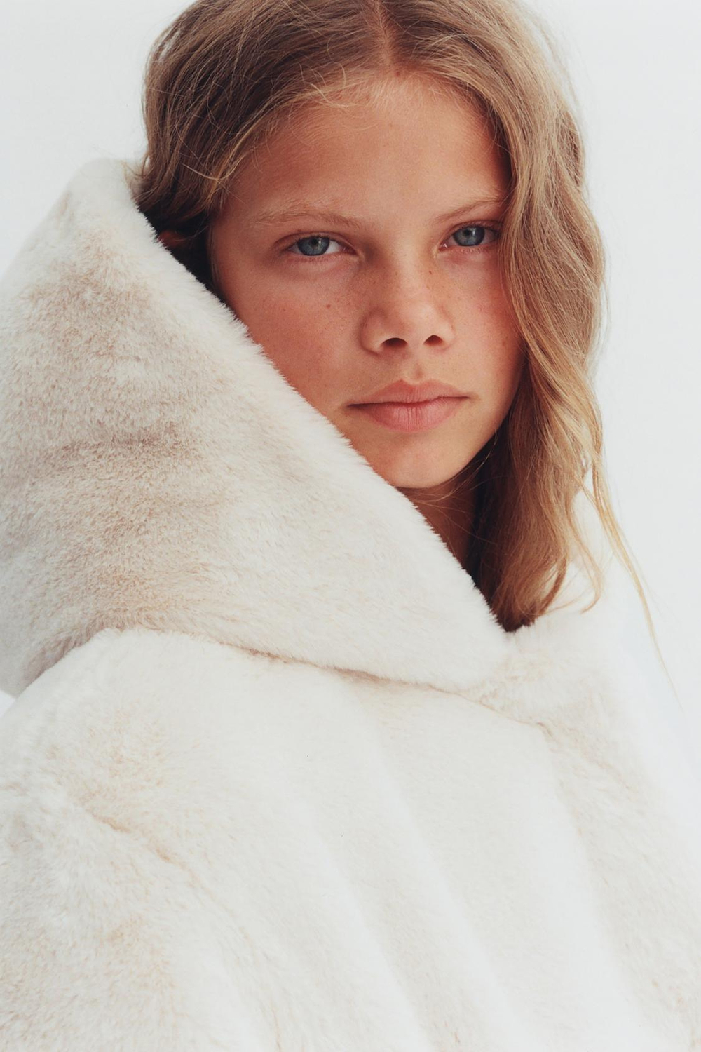 ZARA КУРТКА С КАПЮШОНОМ И ОТДЕЛКОЙ ПОД МЕХ, ЭКРЮ