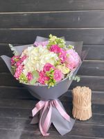 Букет в сером крафте