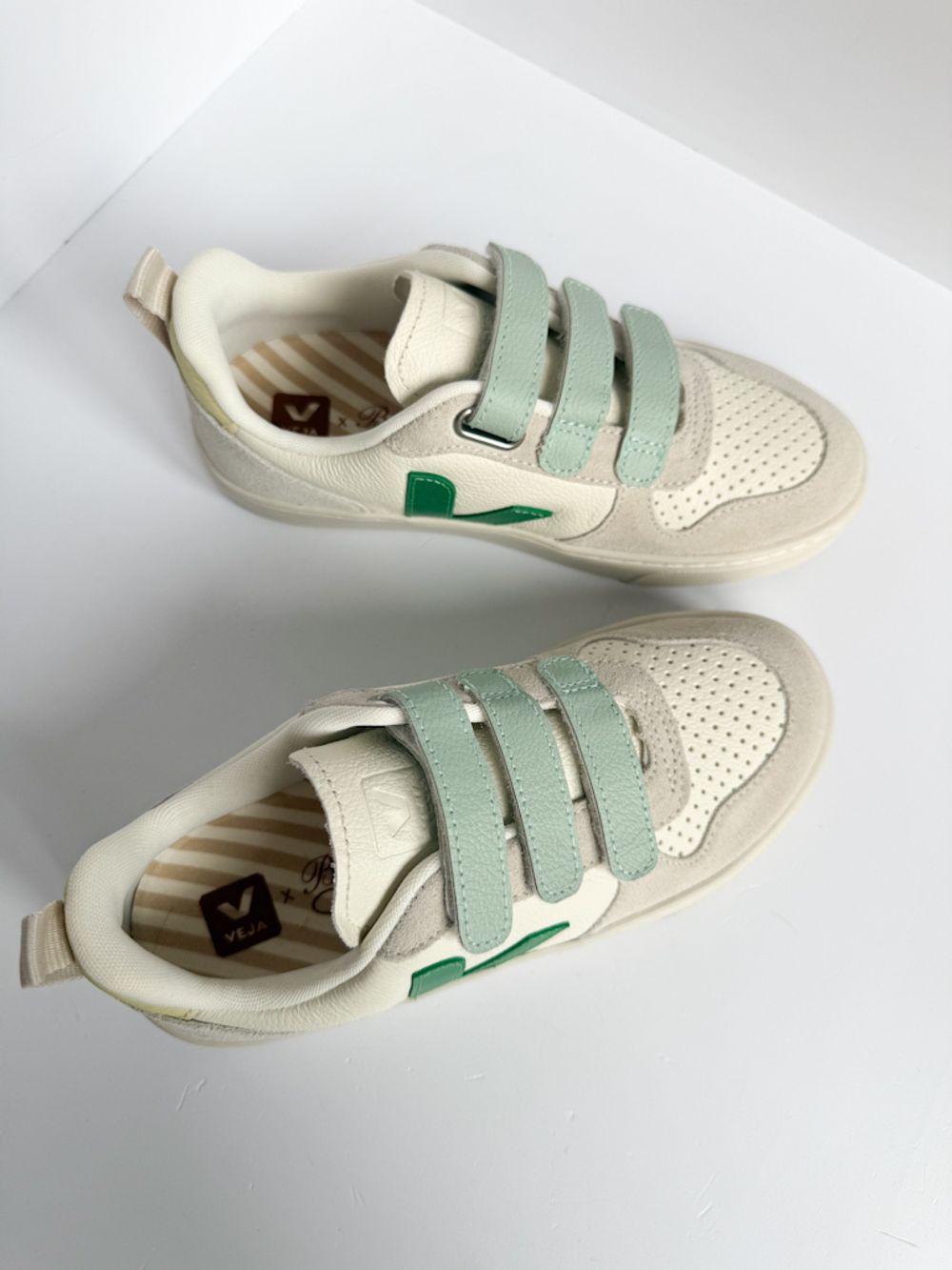 Кожаные кроссовки Veja & Bonpoint, 34