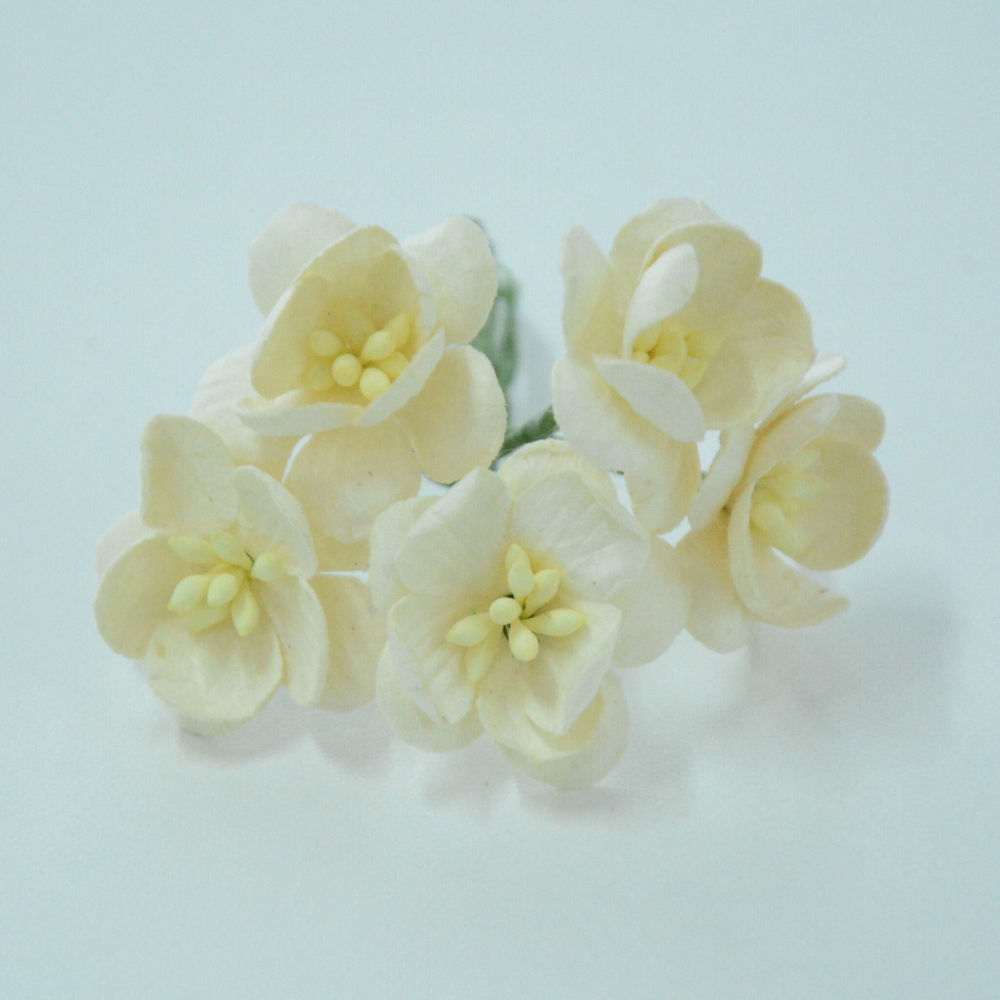 Цветок вишни бумажный на ножке, 2,5 см, цвет в ассортименте