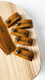 Кожаные бирки с кнопкой "Hand Made"