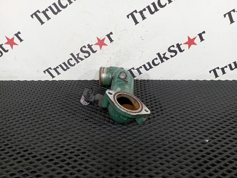 Патрубок системы охлаждения