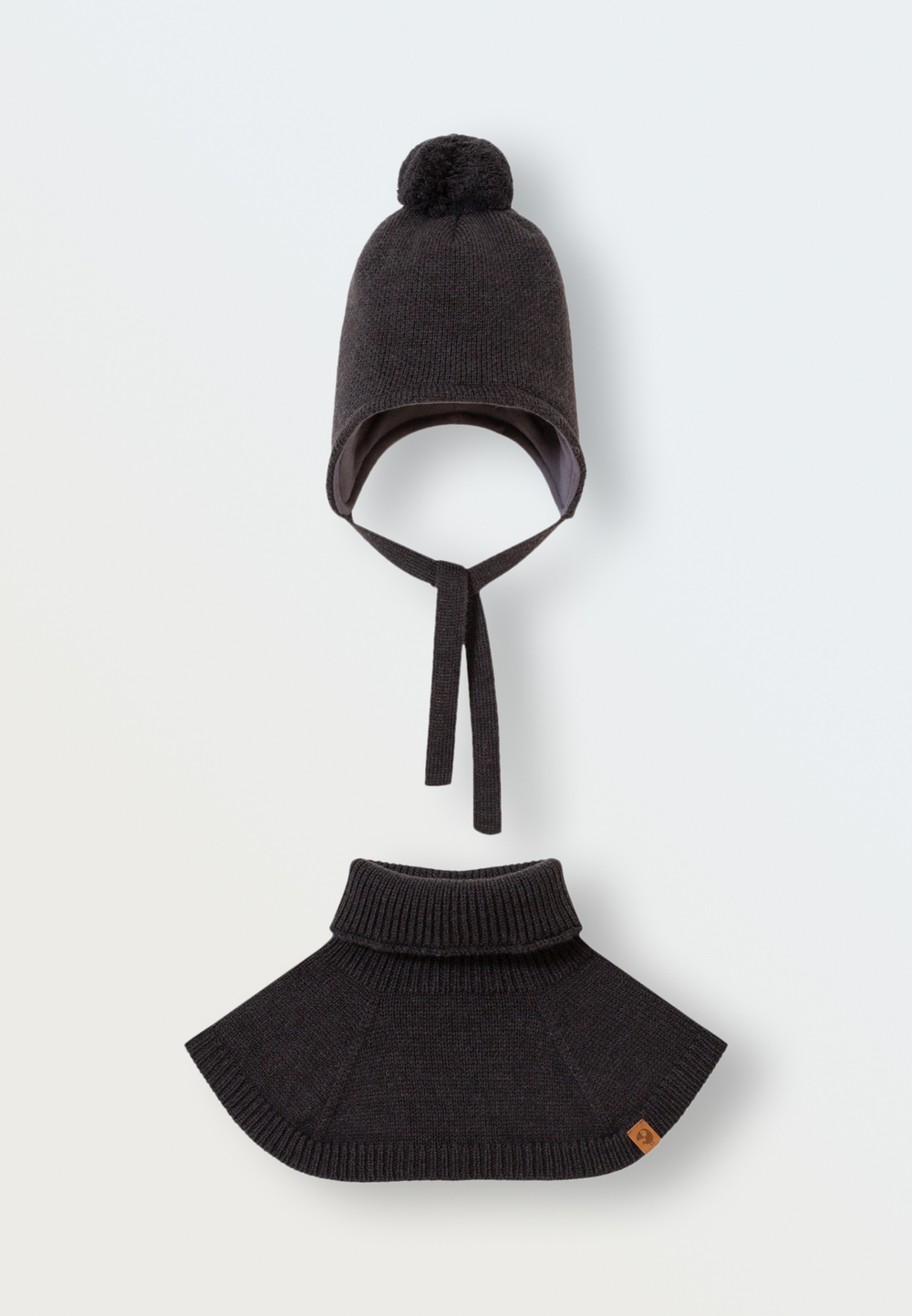 Зимний комплект шапка с манишкой (графит)