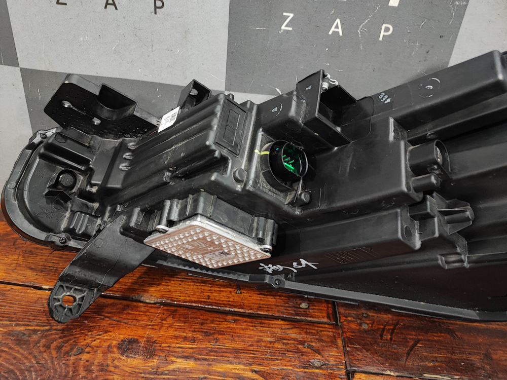 Фара правая LED Changan UNI-K 20-нв Б/У Оригинал CD569F2805010203