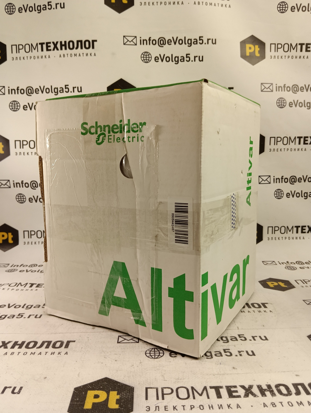 S.E. ATV71HU22N4Z новое