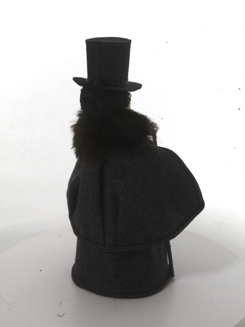 Кукла  коллекционная "Молодой господин в образе Пушкина"