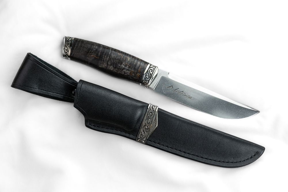 Охотничий нож Artemis M390 Satin темная рукоять