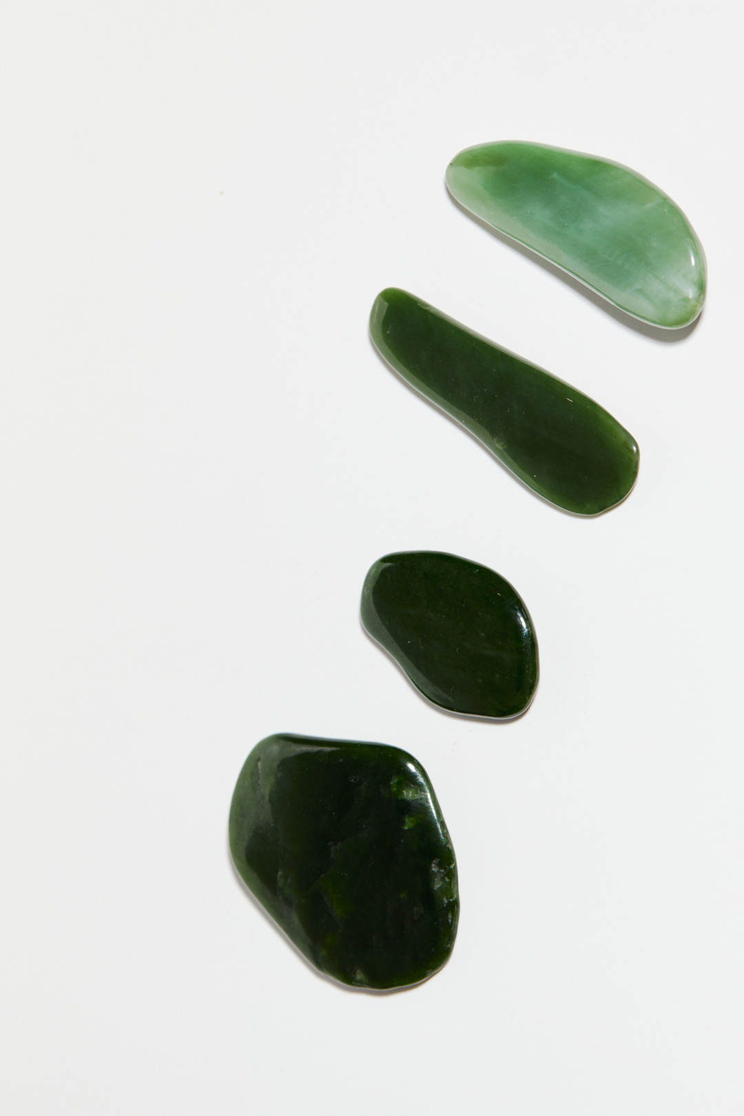 Нефрит галька