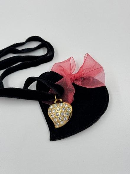 Кулон Сердце на бархатной ленте YSL