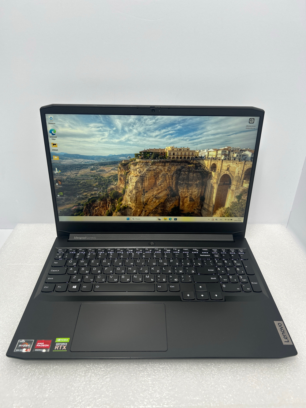 Ноутбук Lenovo IdeaPad Gaming 3 15ACH6 (82K201AGRK) 15.6"/AMD Ryzen 5 5600H/RAM 16 GB/SSD 512 GB/NVIDIA GeForce RTX 3050 Ti/1920x1080/IPS/DOS/Подсветка кл-ры: LED/Черный. Состояние: Уценка/небольшой след. на матрице от клавиатуры