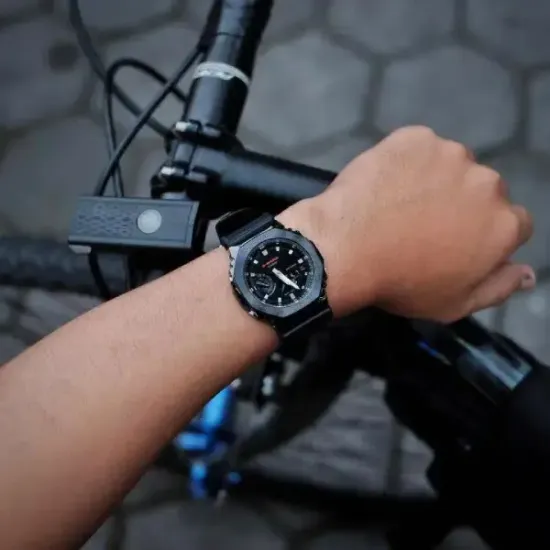 Наручные часы Casio G-Shock GM-2100CB-1ADR