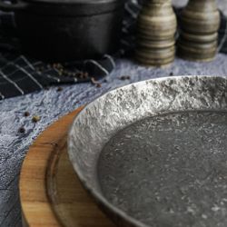 Сковорода для подачи 22 см h2,5 см круглая без ручки " " углерод. сталь ИНДУКЦИЯ P.L.