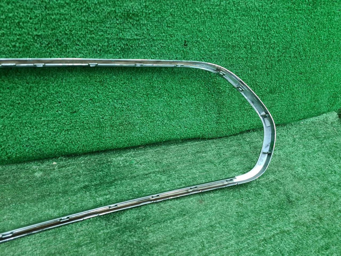 Молдинг решетки радиатора Mini Clubman F54 (19-нв)