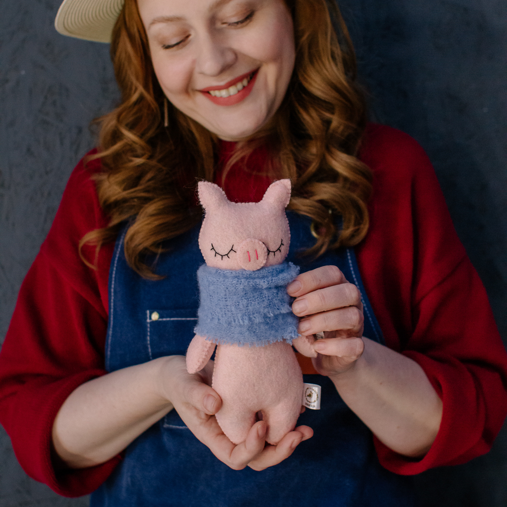 Игрушка ручной работы Хрюшка