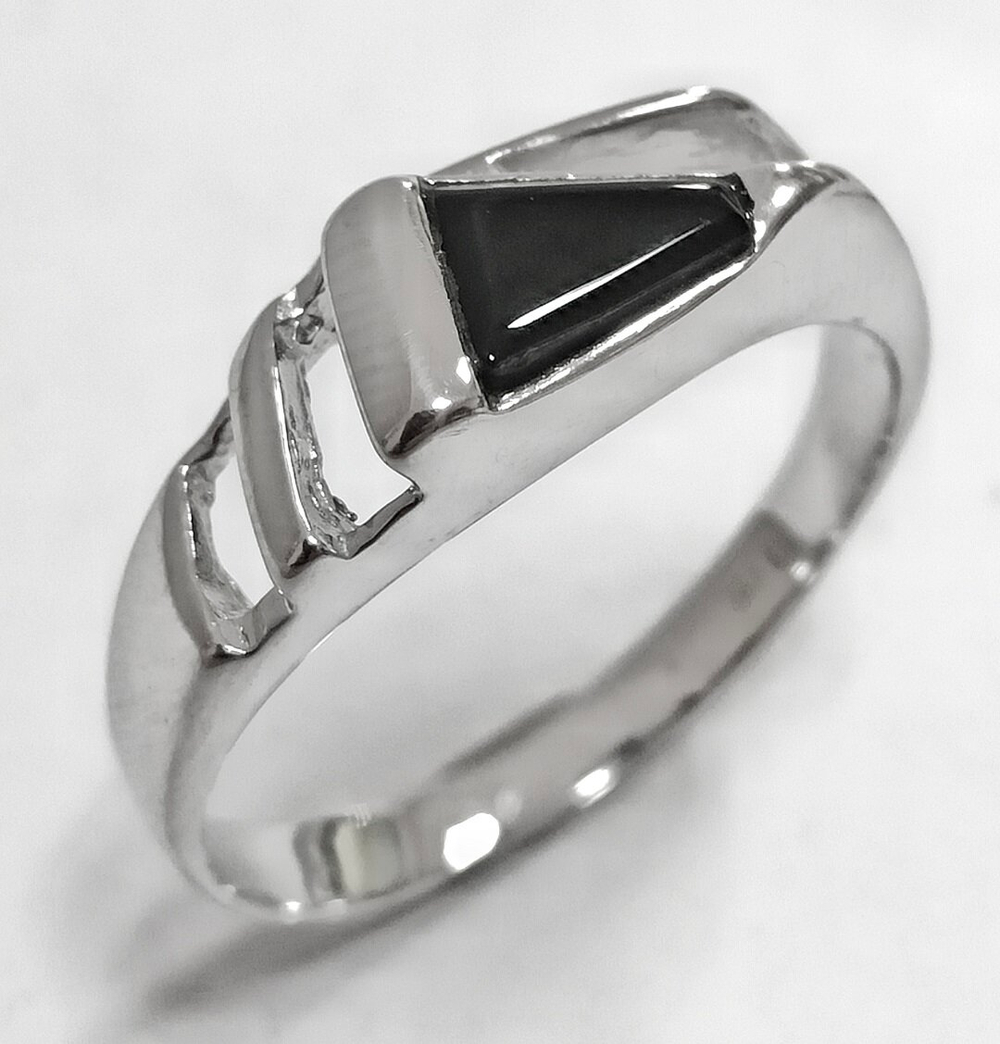 Ювелирное мужское кольцо из серебра ,вставка оникс