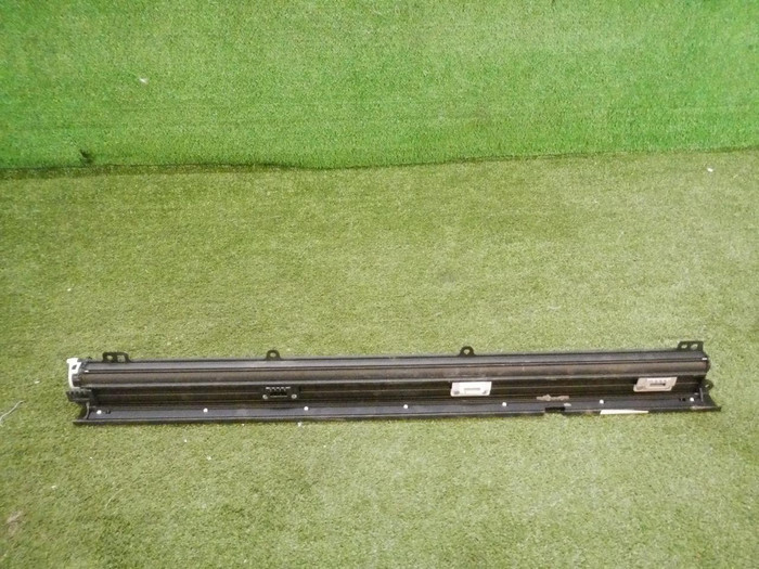 Шторка двери задняя правая Lexus LX 3 (2015-2023)