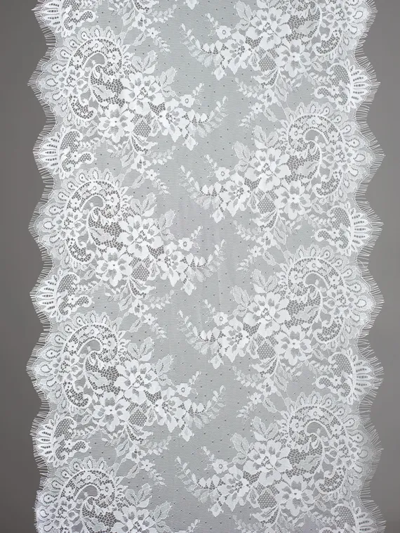 07-01 Кружево реснички (шантильи) широкое, 45 см, айвори 004