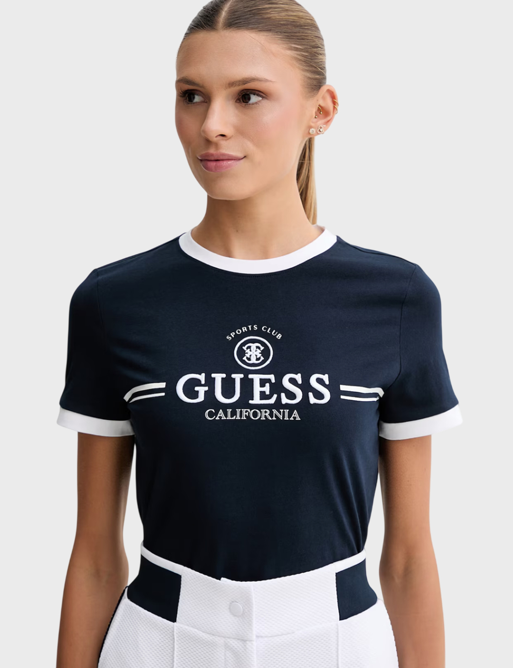 Футболка GUESS