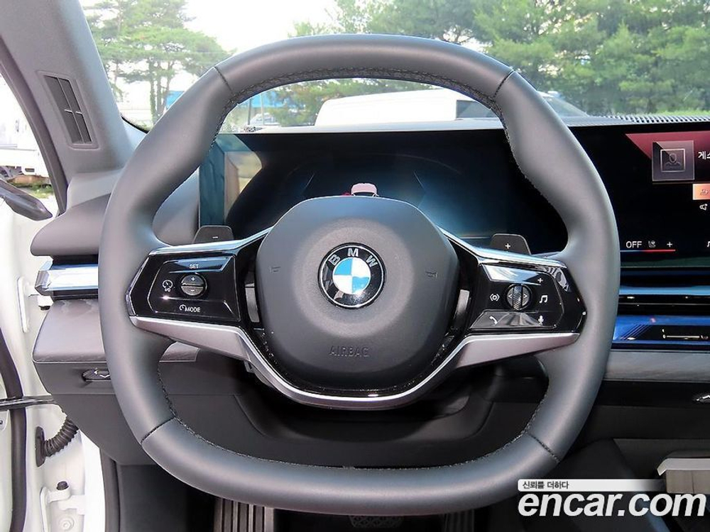 BMW 5 Series (G60) 530i xDrive (12.2023)