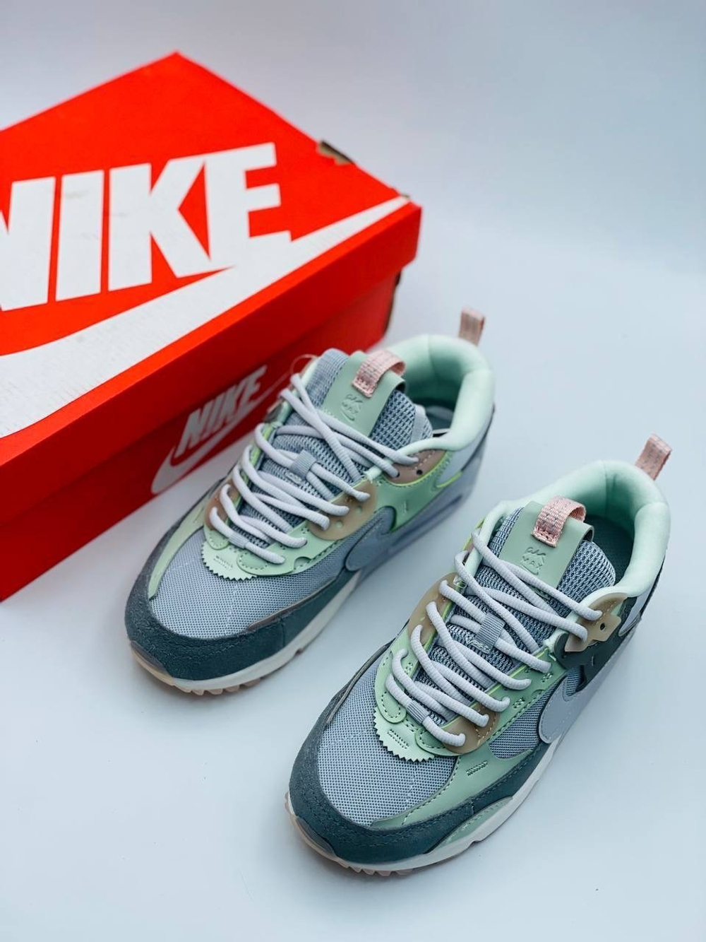 Кроссовки женские Nike Air Max 90 Futura