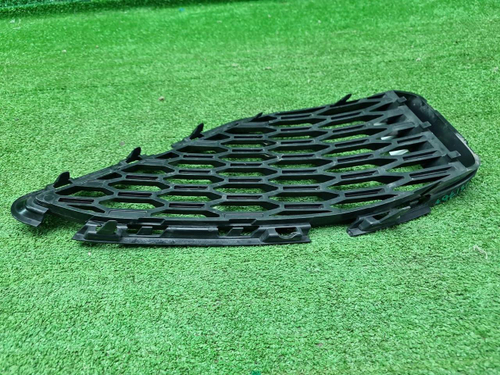 Решетка бампера правая BMW 8er G14 (18-22) M-paket