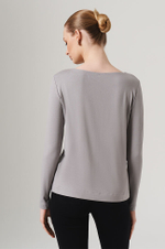 23121 Лонгслив женский (серый)