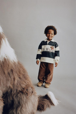 ZARA ПОЛО В ПОЛОСКУ С ПРИНТОМ «СОБАКА», СЕРЫЙ