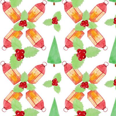 Ёлочка, фонарь и рождественские ягоды на белом фоне