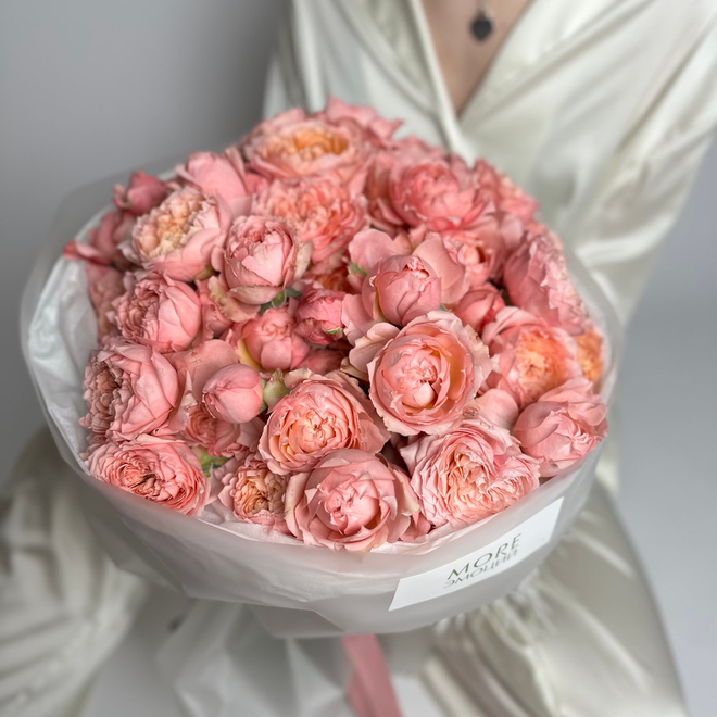 Букет из кустовой пионовидной розы Джульетта