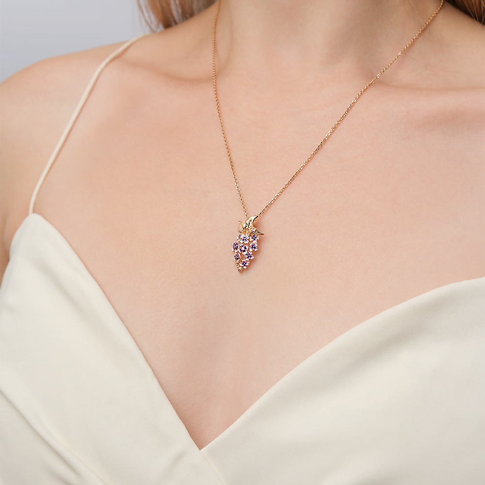 Подвеска «Сирень» из красного золота с фианитами и эмалью