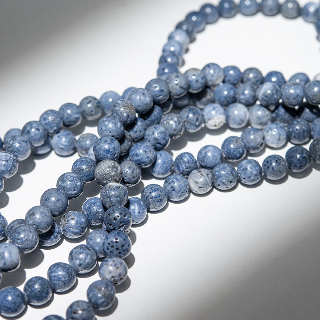 Голубой коралл Акори натуральный, бусины в форме шара 8,5мм