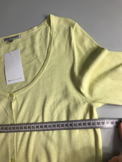 Кардиган Uniqlo солнечного оттенка, маркировка М, визуально 46 размер