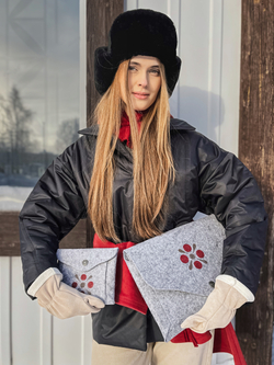 Чехол Тепло цветка / Unique hand‑painted case