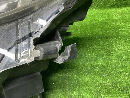 Битая Фара левая Mazda CX-5 2 (2017-2021) LED