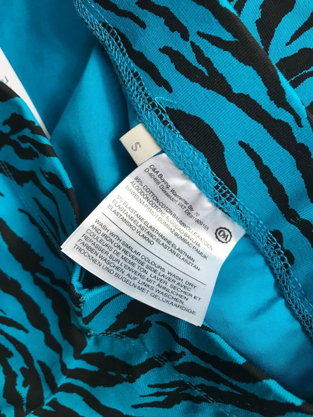 Юбка Clockhouse яркая, по бедрам 44 размер