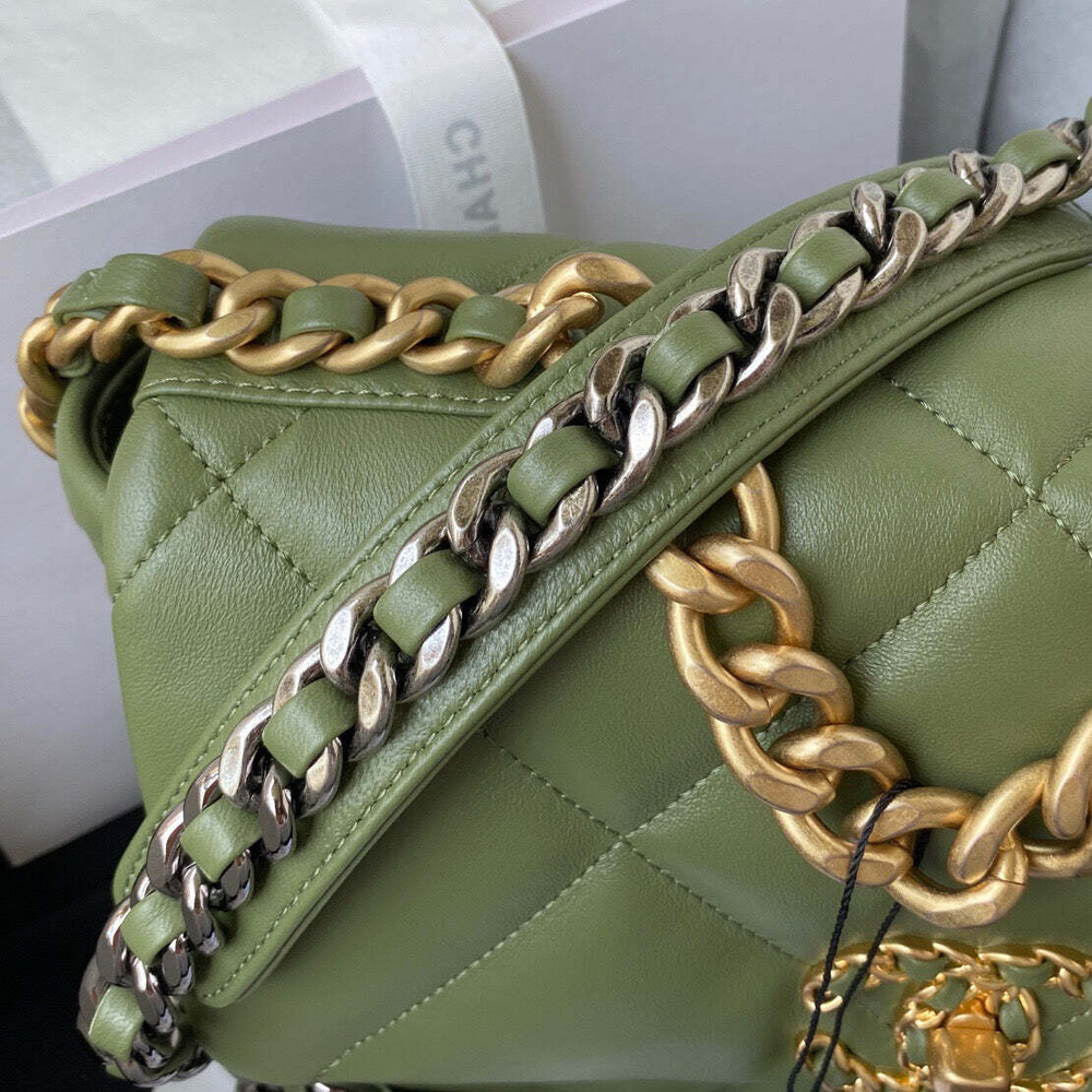 Chanel 19 26 cm