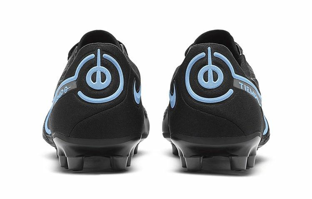 Кроссовки Nike Legend Essential
