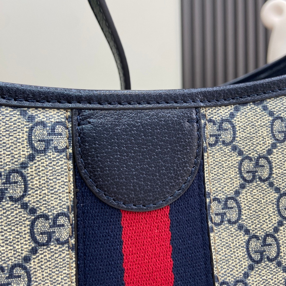 Gucci Ophidia GG Medium Shoulder Bag 34 cm