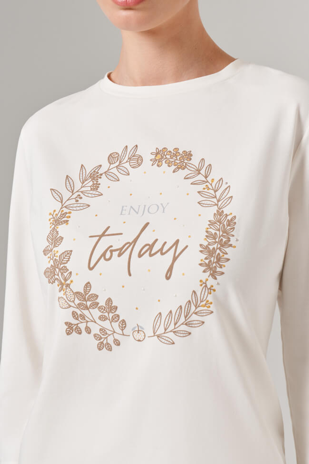 23173 Лонгслив женский (молочный)